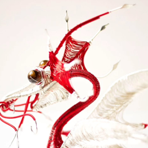 Figura abstracta en piedra caliza